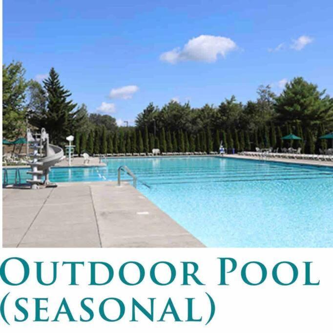 Luxury 4 Bedroom House In Pocono Mountains In Golf Course Near Lake Tobyhanna Exterior foto