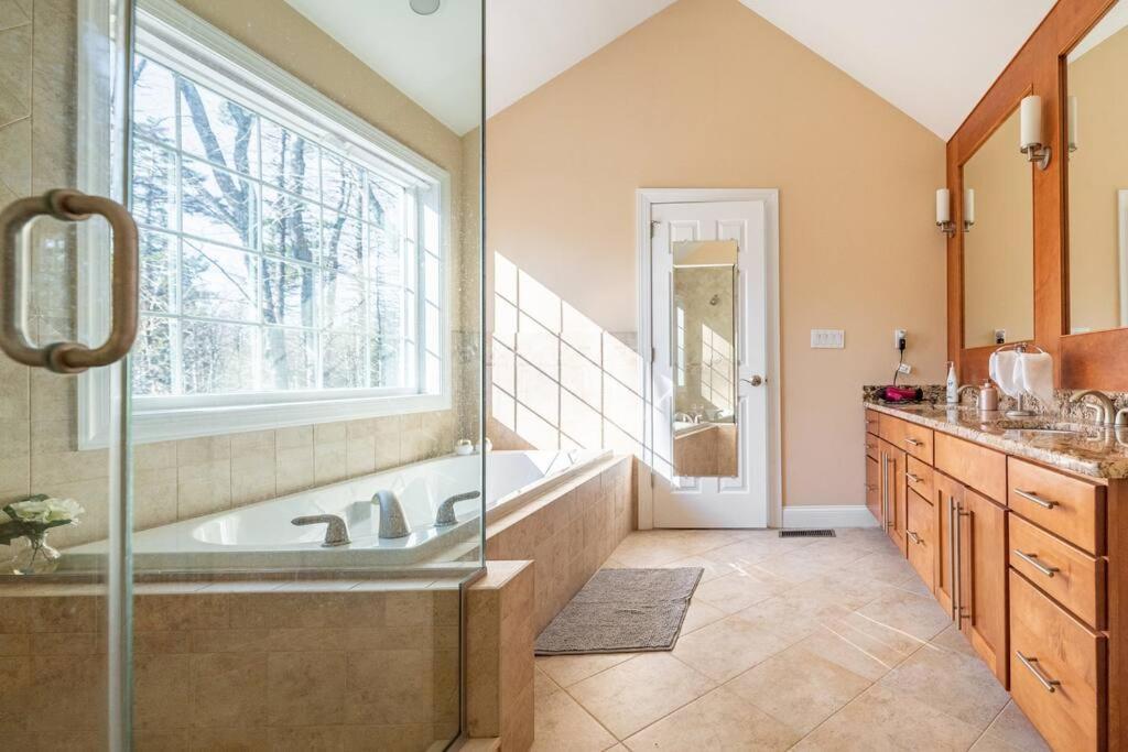 Luxury 4 Bedroom House In Pocono Mountains In Golf Course Near Lake Tobyhanna Exterior foto